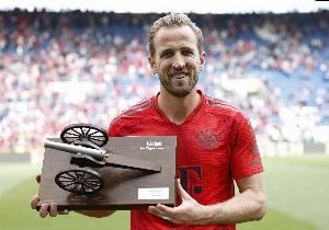 电讯报：若凯恩明夏回英超最可能去曼联 他有逐年递减的解约条款