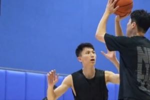 宁波男篮晒球队训练视频：进攻看天赋 防守看态度