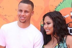 库嫂：我不懂体育&库里在家也从来不谈 相对于工作我们更重视家庭