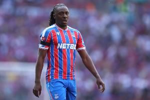 记者：埃泽已完成体检，但无法赶上出战对利兹联的比赛