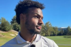 子强于父？布朗尼已开始打高尔夫四个月 完成流畅挥杆动作