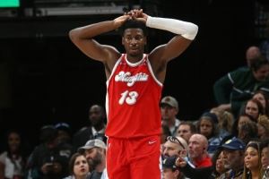 灰熊伤病汇总：JJJ&埃迪分别再缺阵4-6周&6-9周 克拉克赛季初缺阵