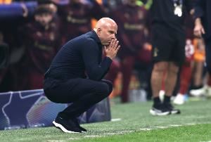 遭绝杀丢英超榜首！斯洛特：我们不该输球，错失了好几次进球机会