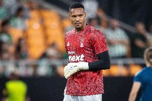 官方：巴西队征召29岁诺丁汉门将约翰-维克托，替代受伤的埃德森