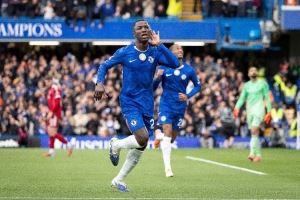 内维尔称凯塞多是英超最佳中场，卡拉格：赖斯更全能且控球更好