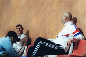 🧙三代中场大师的聚会！阿宽社媒更新与齐达内、哈维合体拍广告