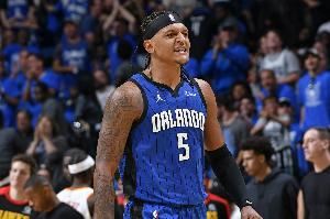 战犯级表现！班凯罗狂铁&丢信心&浪射三分 15中4仅得11分6板3失误