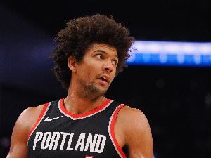 小杨上场时间增加？开拓者官方：塞布尔因右髋部酸痛缺席今日比赛