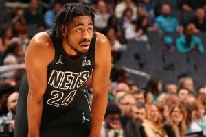 缺谁谁尴尬之小火车！托马斯本场5分钟伤退 篮网结束7连败取首胜